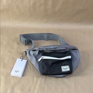 NWT Herschel Supply Company Black & Gray Belt Bag